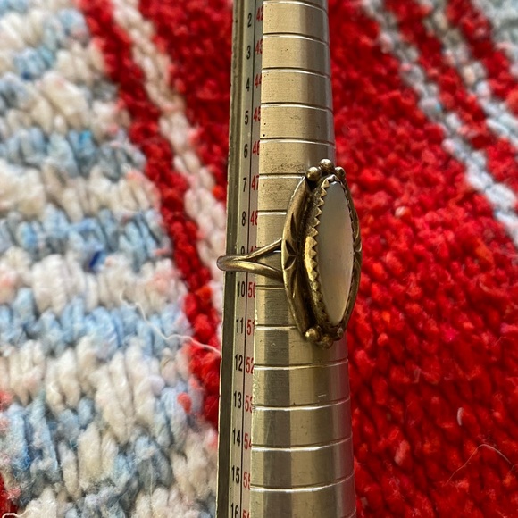 VTG Stamped Silver Mother of Pearl Ring! Size 5! - Picture 7 of 8